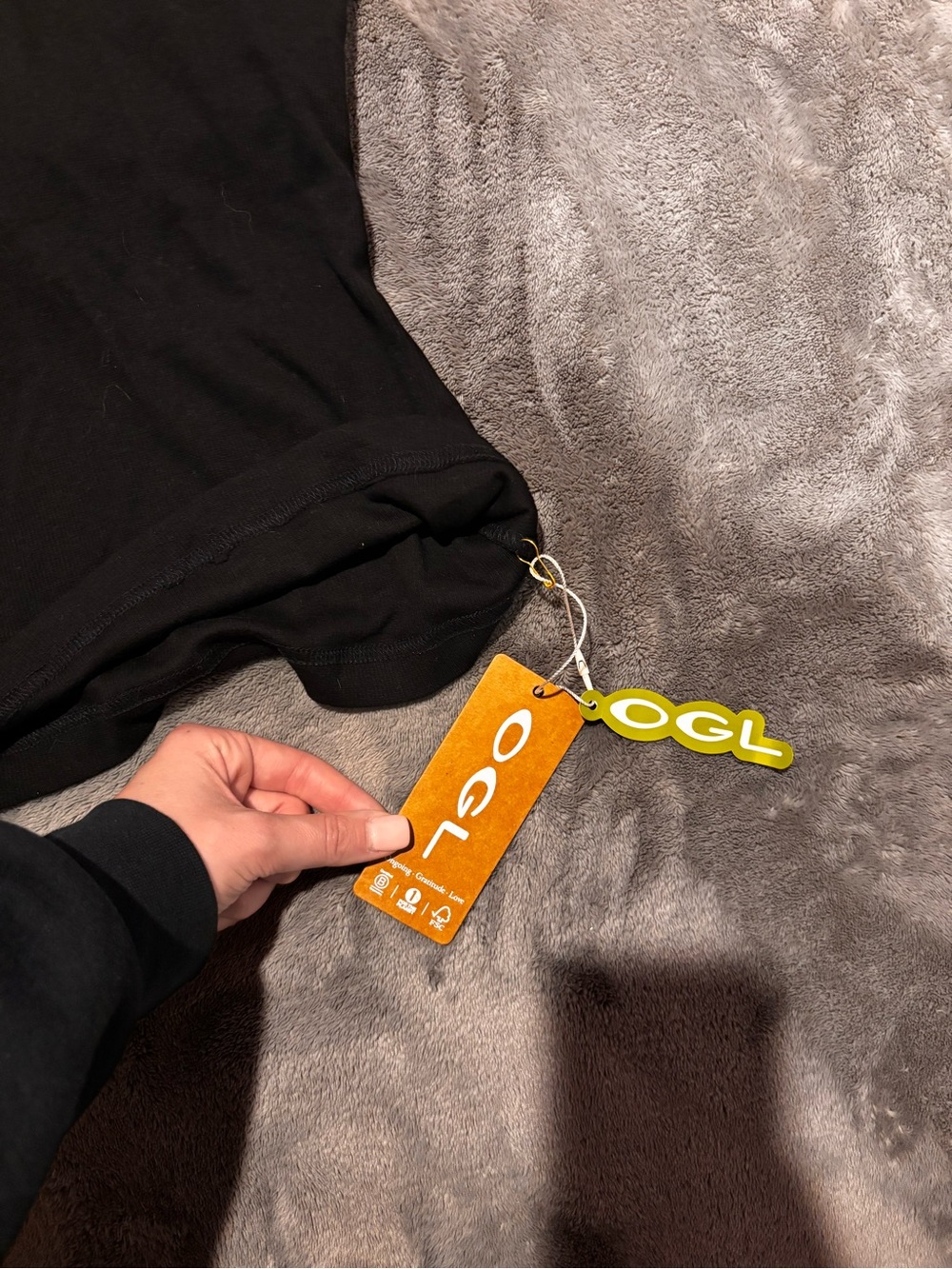 OGL Black V-Neck Ribbed Tank - Picture 4 of 4